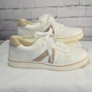 WOMENS MIA KREW PERFORATED LACE UP SNEAKER CASUAL WHITE SIZE 7.5 GREAT CONDITION